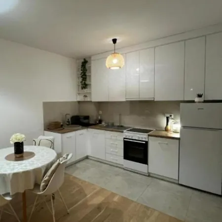 Premium Center * Τρέμπινιε